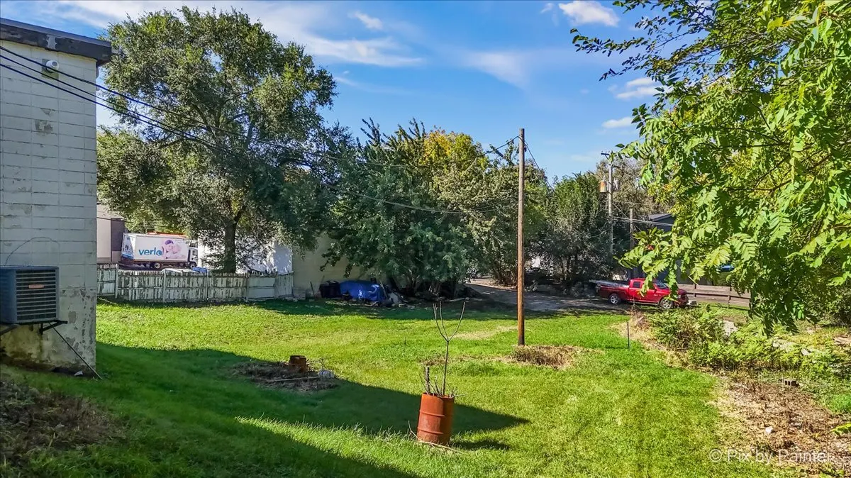 3702 W Elm Street IL