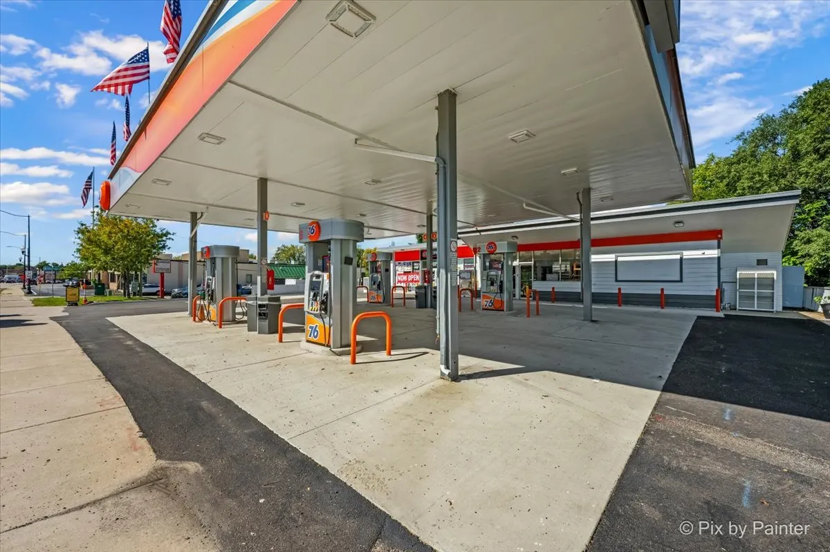 3702 W Elm Street IL