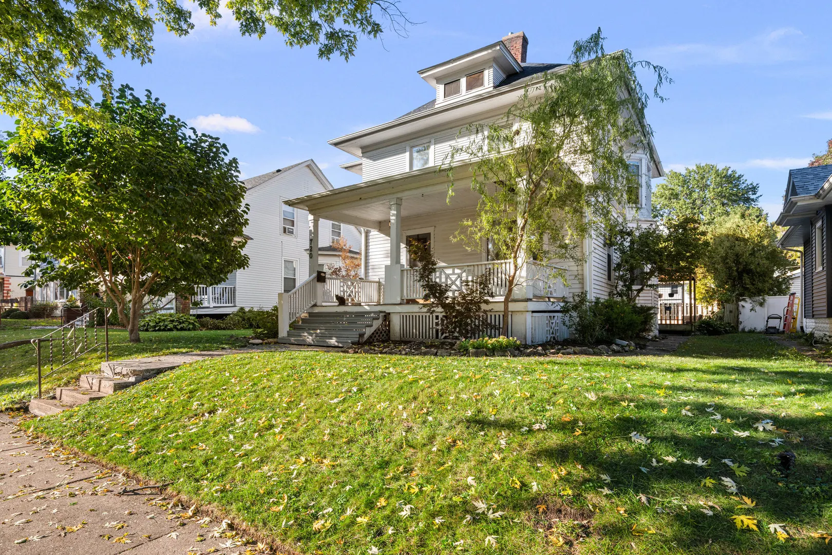 720 E High Street IA