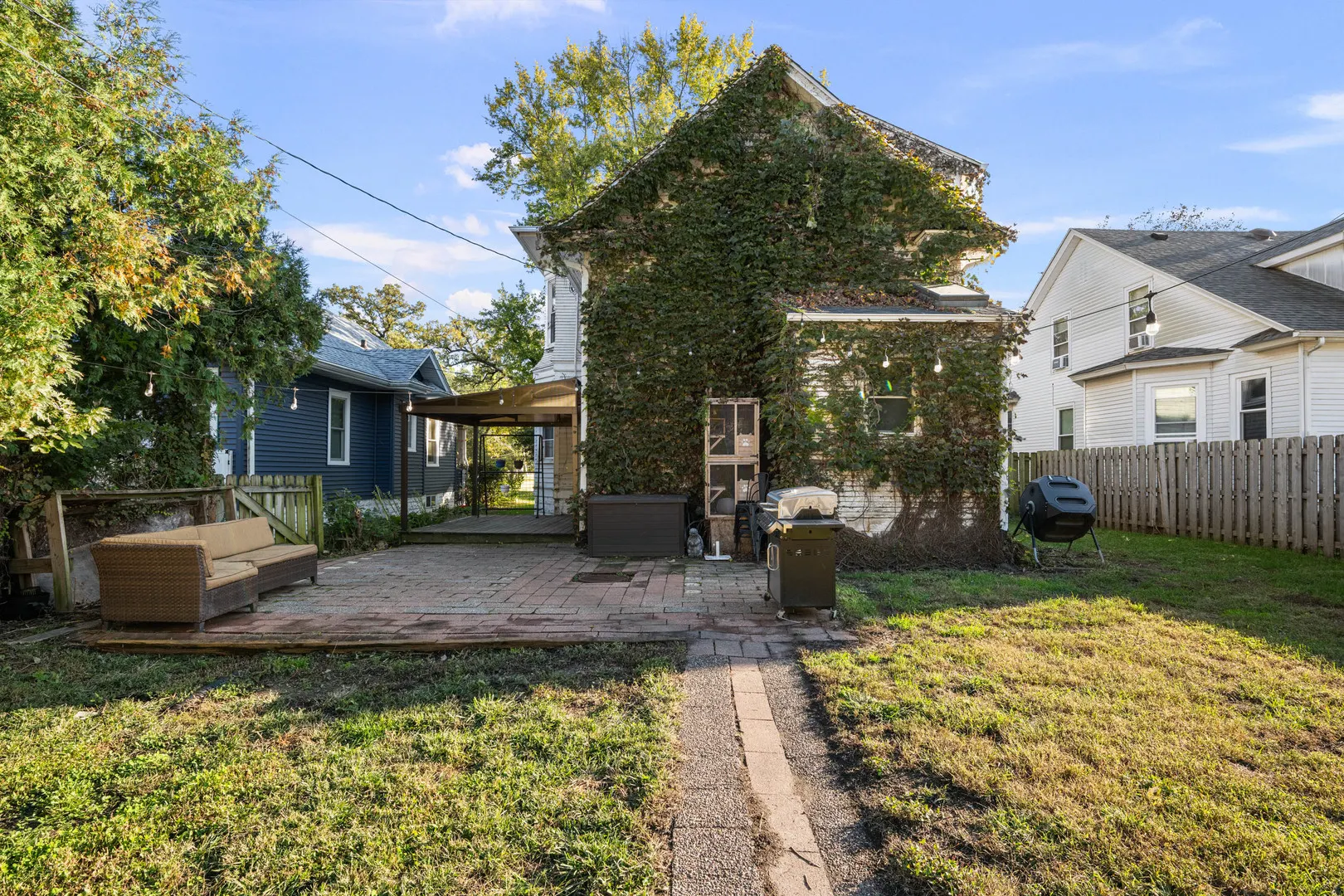 720 E High Street IA
