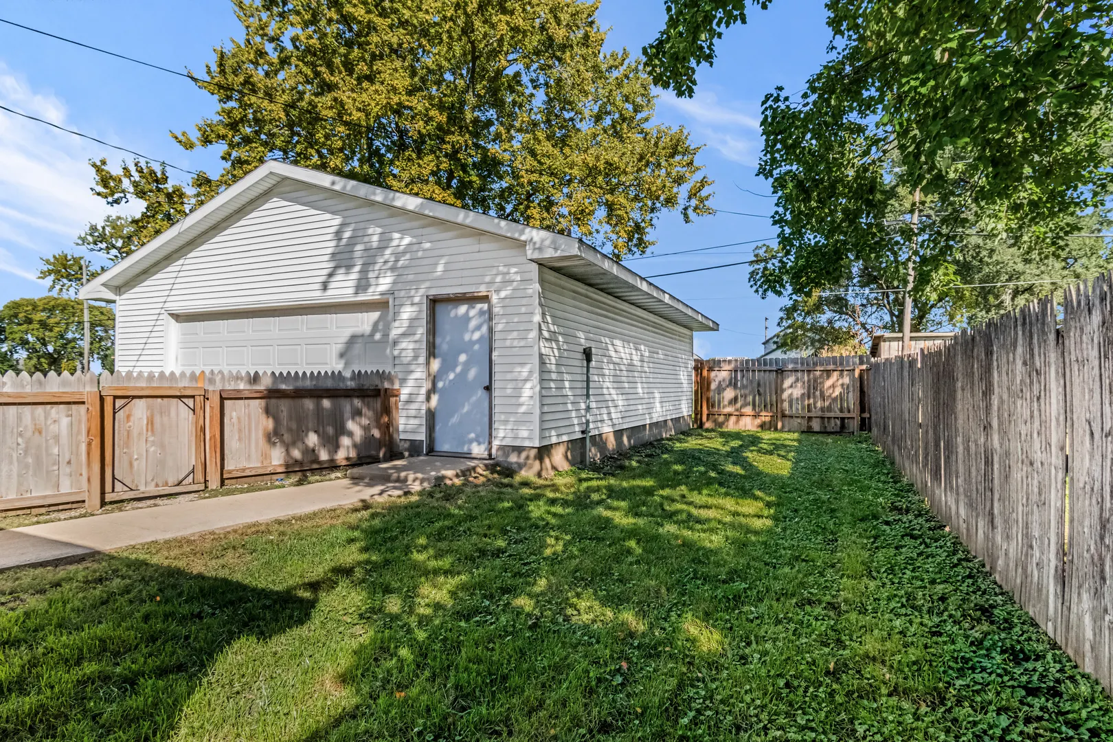 412 E Elm Street IL