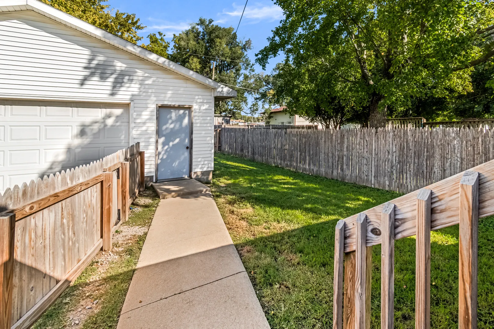 412 E Elm Street IL