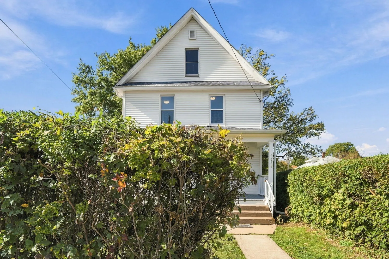 2528 Farnam Street IA