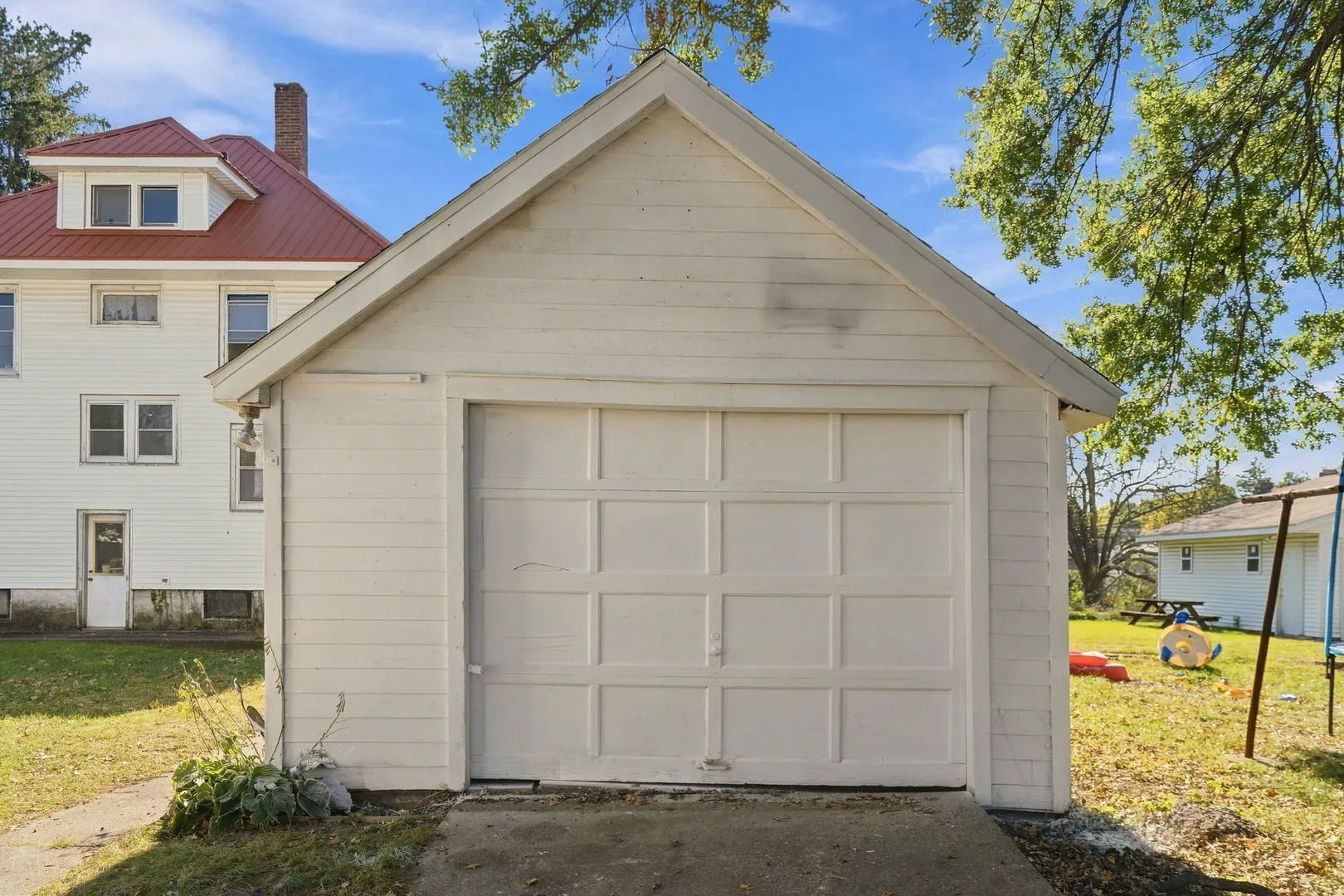 2528 Farnam Street IA