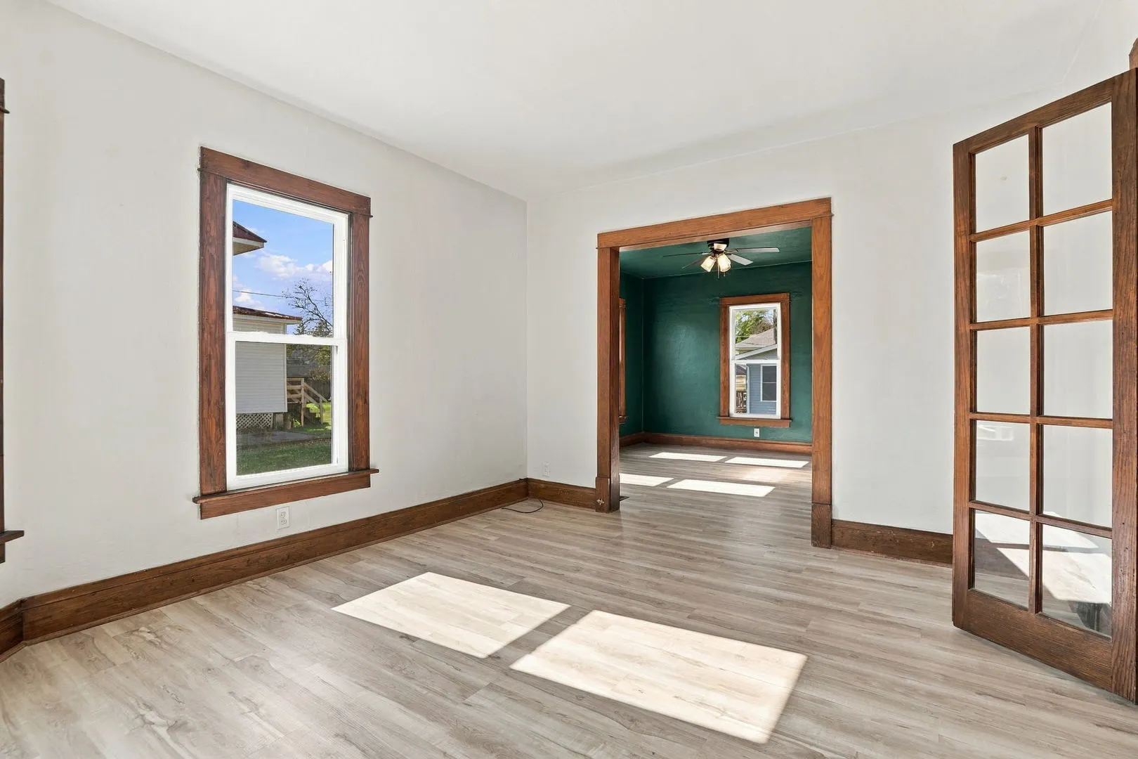 2528 Farnam Street IA