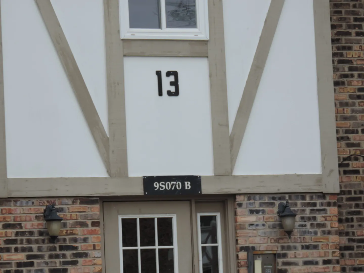 9S070 Lake Drive IL #13B-205