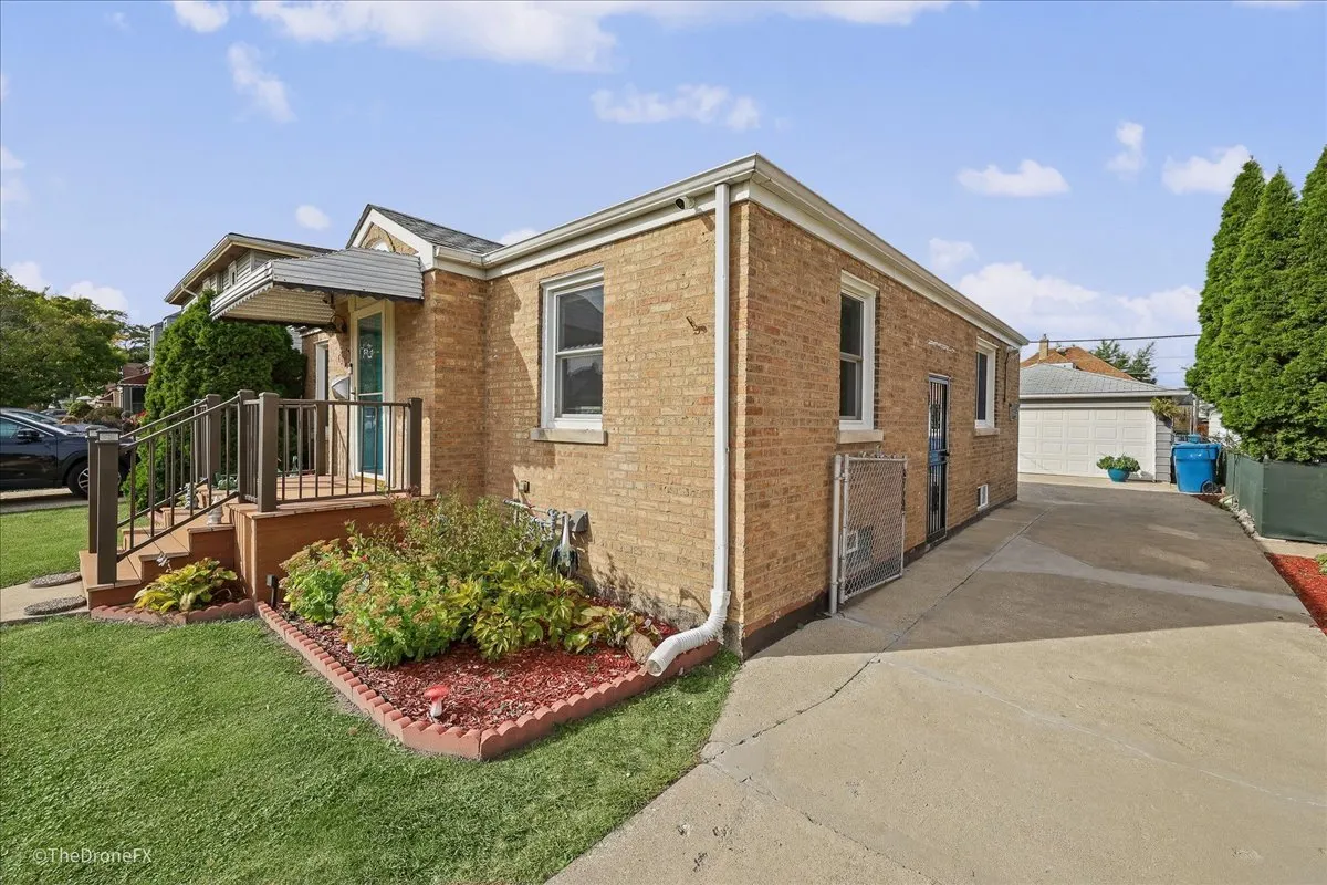 9522 Davis Street IL