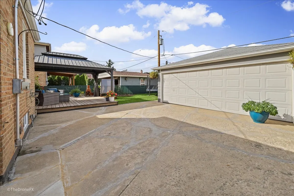 9522 Davis Street IL