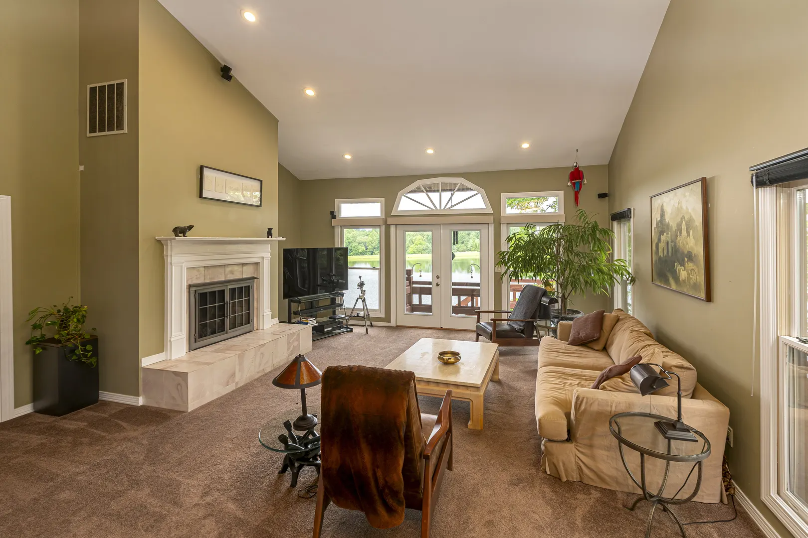 396 Lake Indian Hills Circle IL