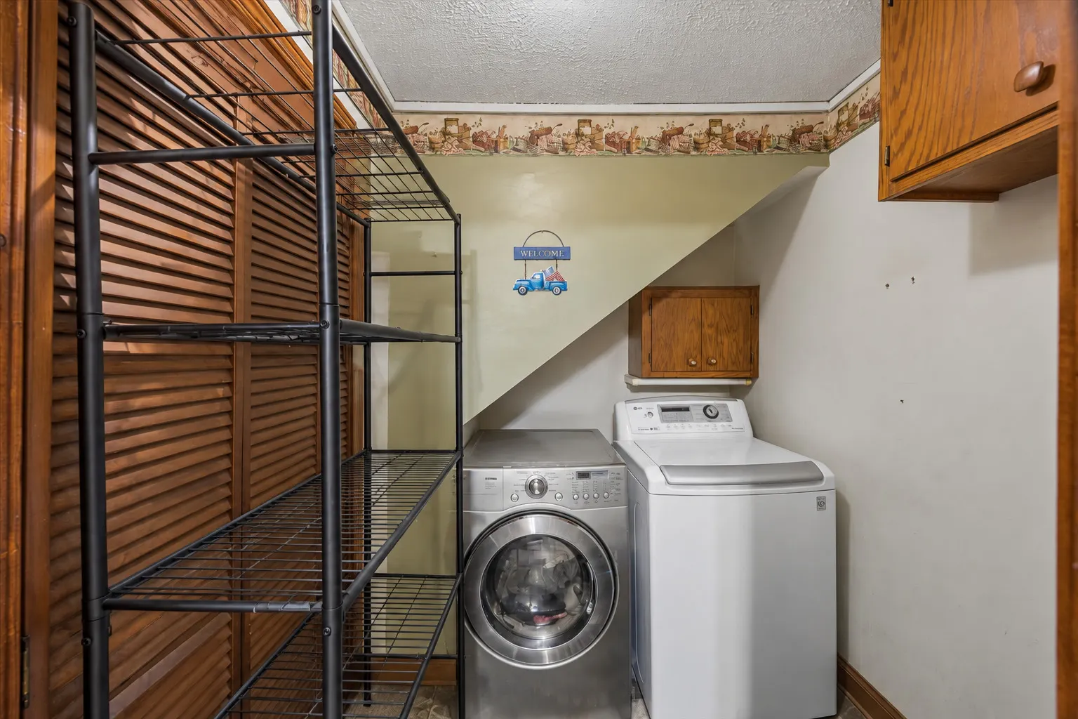 142 N Douglas Avenue IL