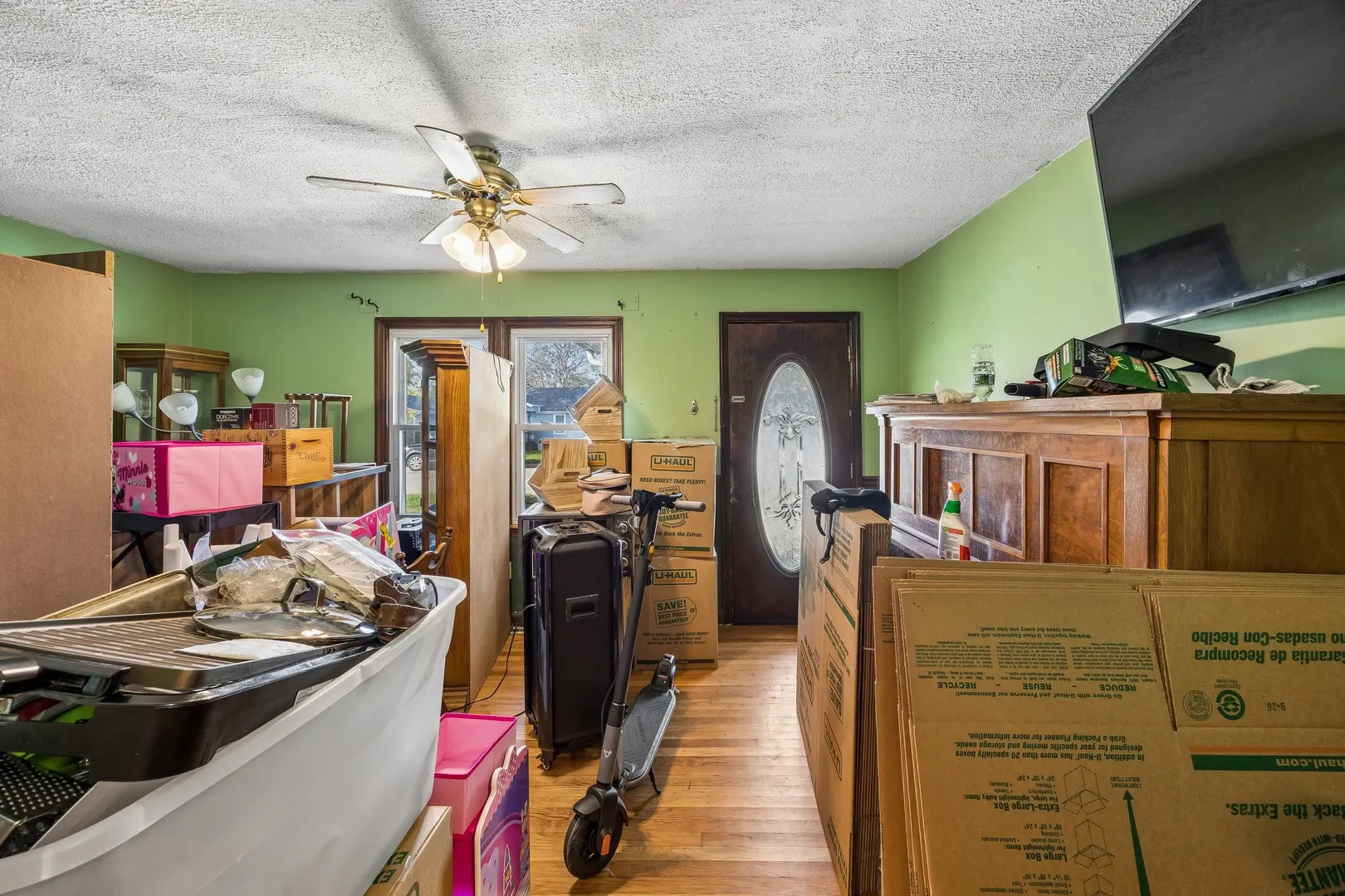 142 N Douglas Avenue IL