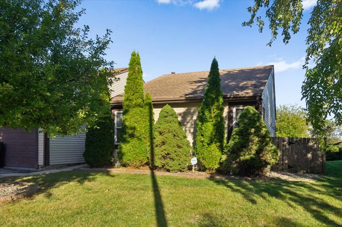512 Lyon Drive IL #512