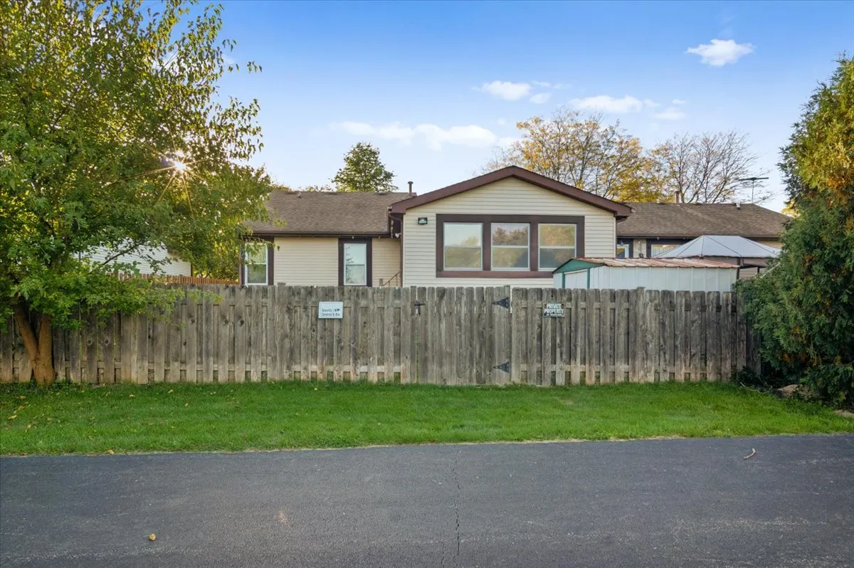 512 Lyon Drive IL #512