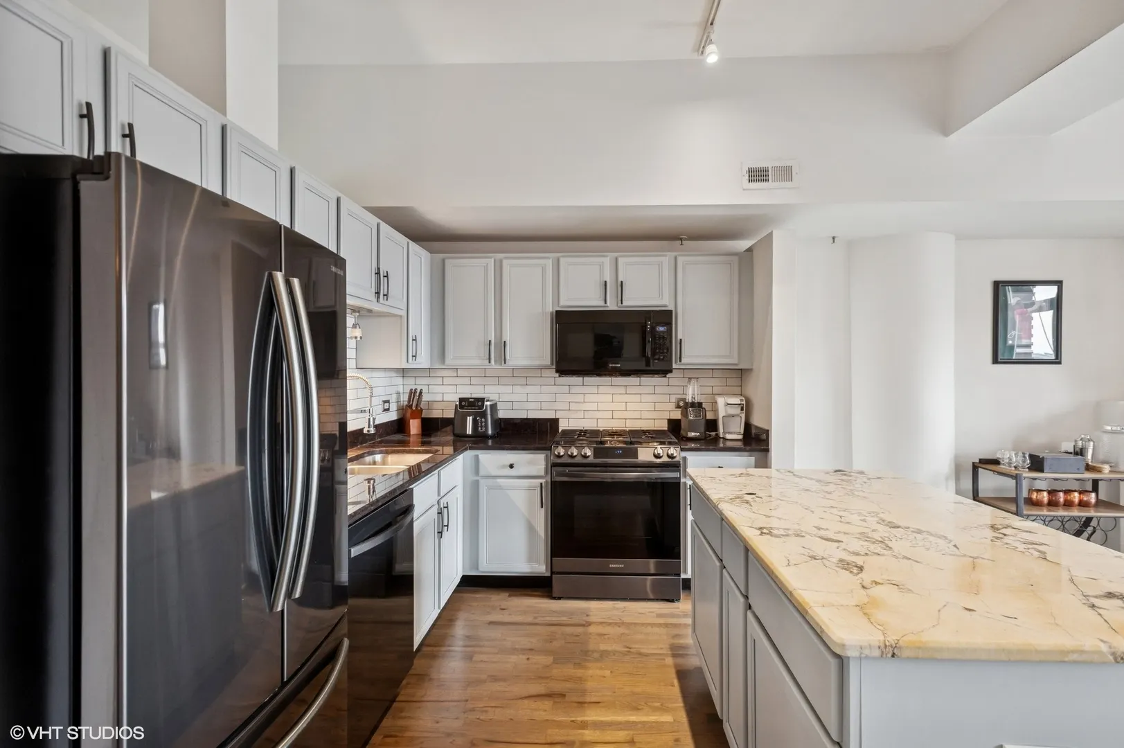 165 N Canal Street IL #1007