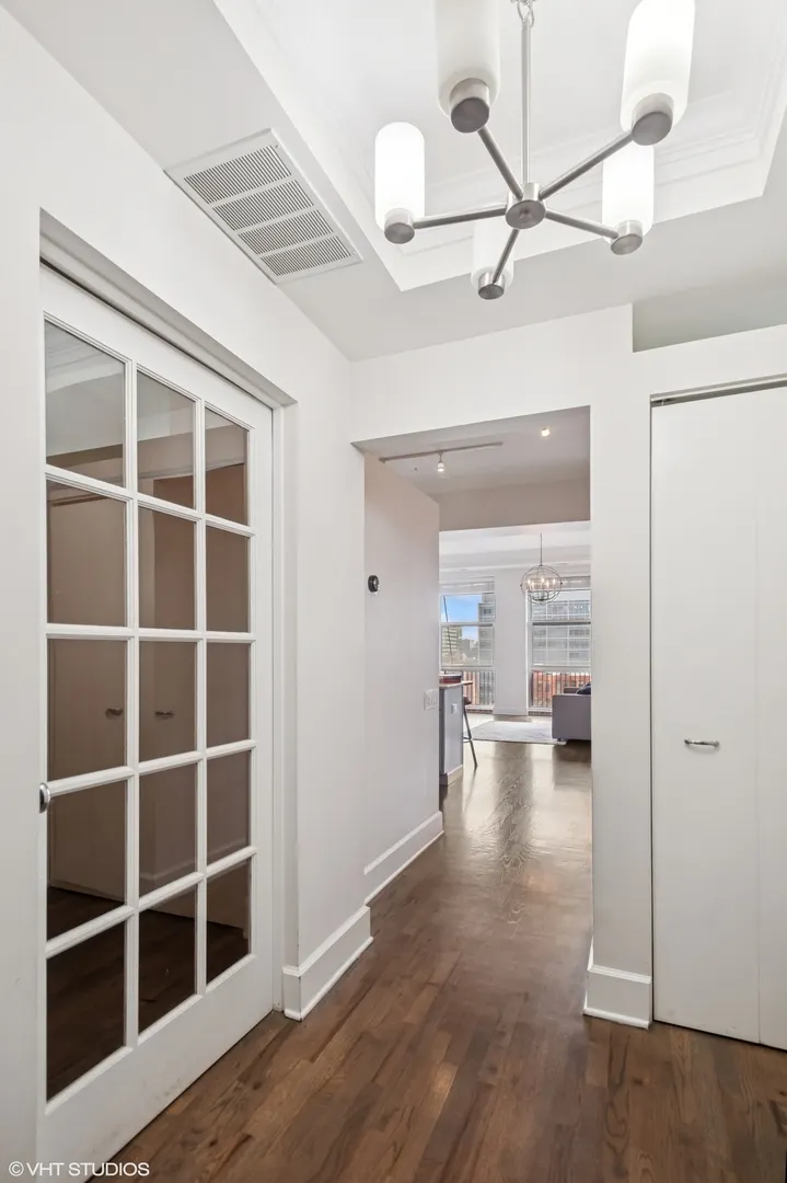 165 N Canal Street IL #1007