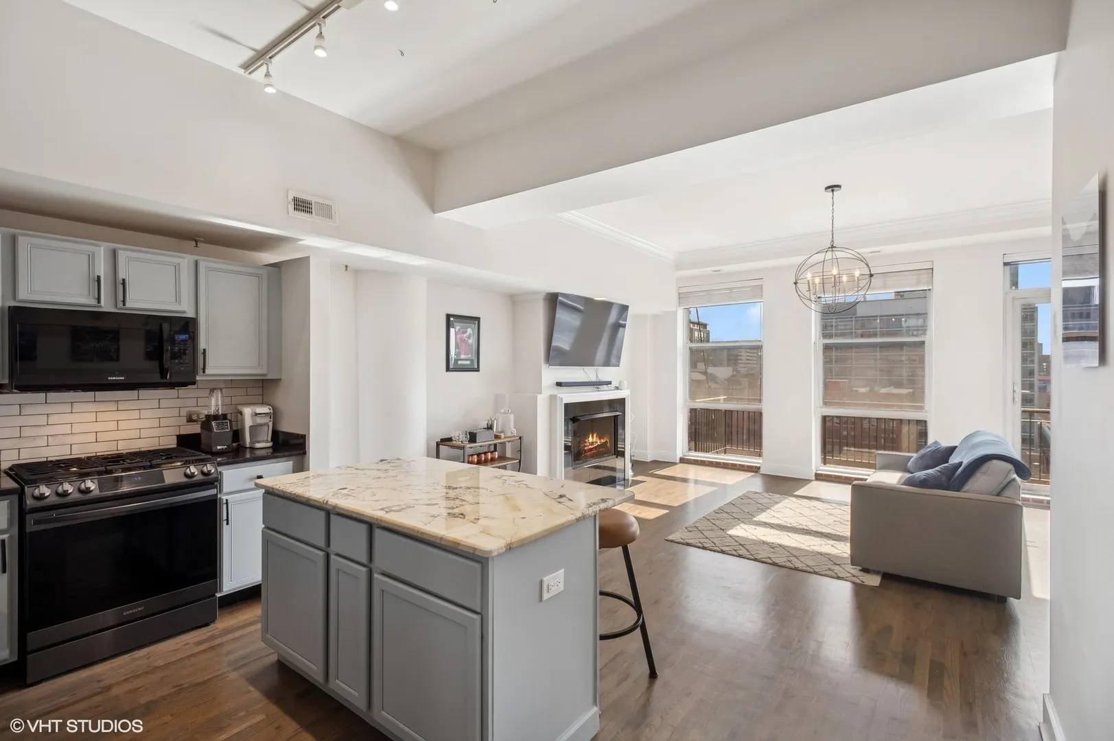 165 N Canal Street IL #1007