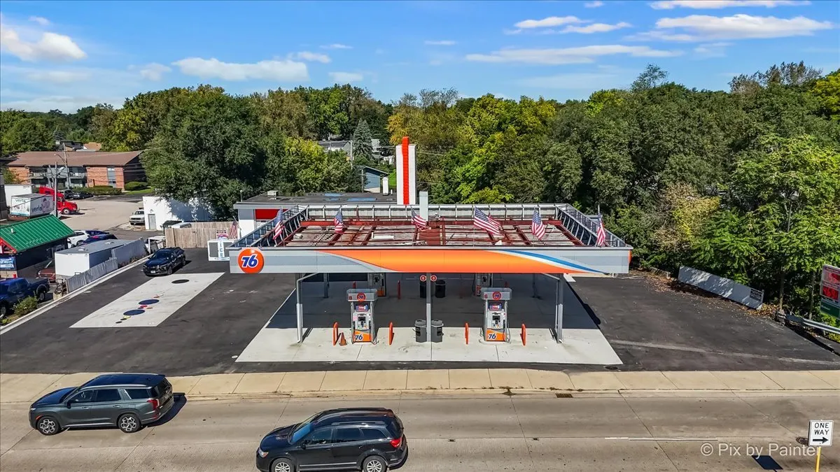 3702 W Elm Street IL
