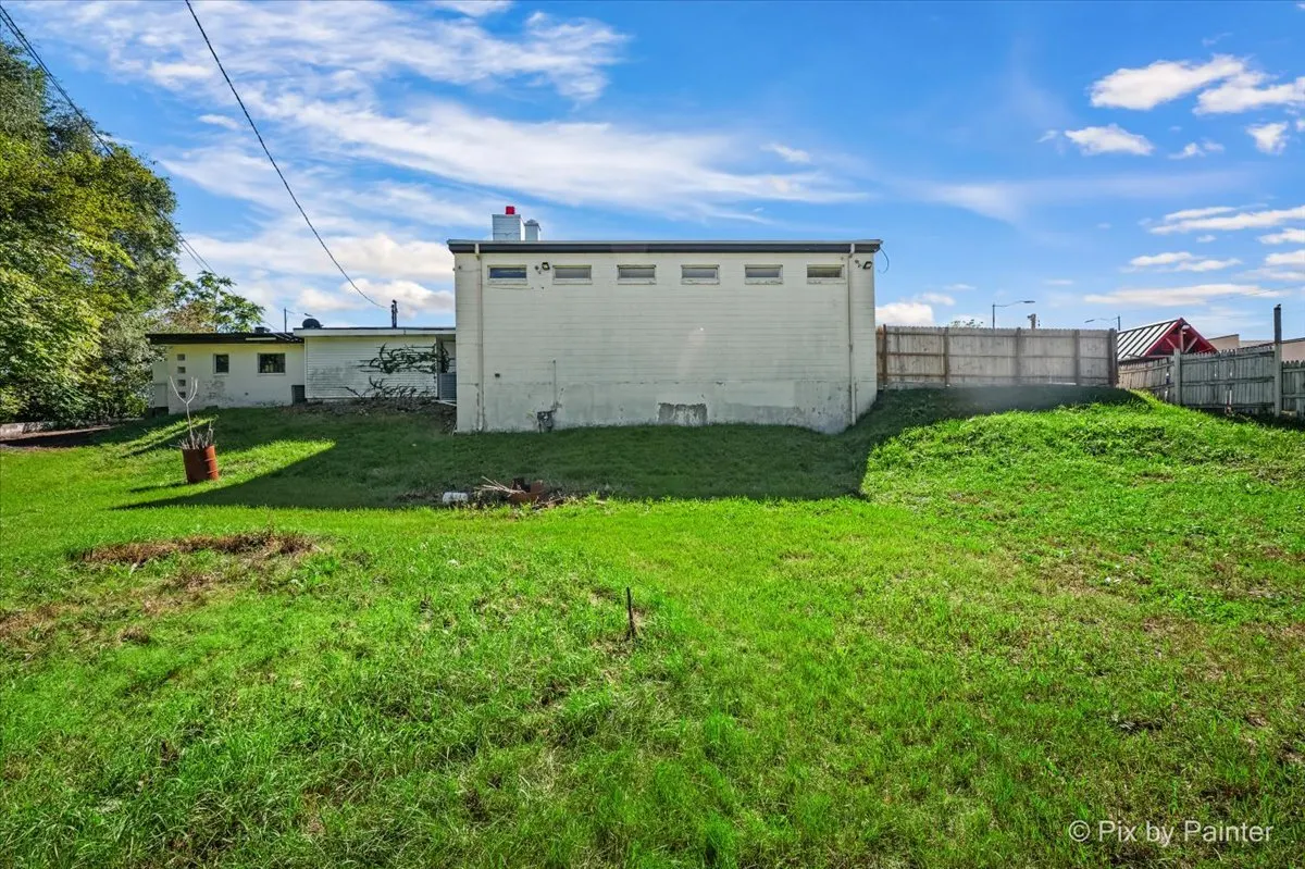 3702 W Elm Street IL