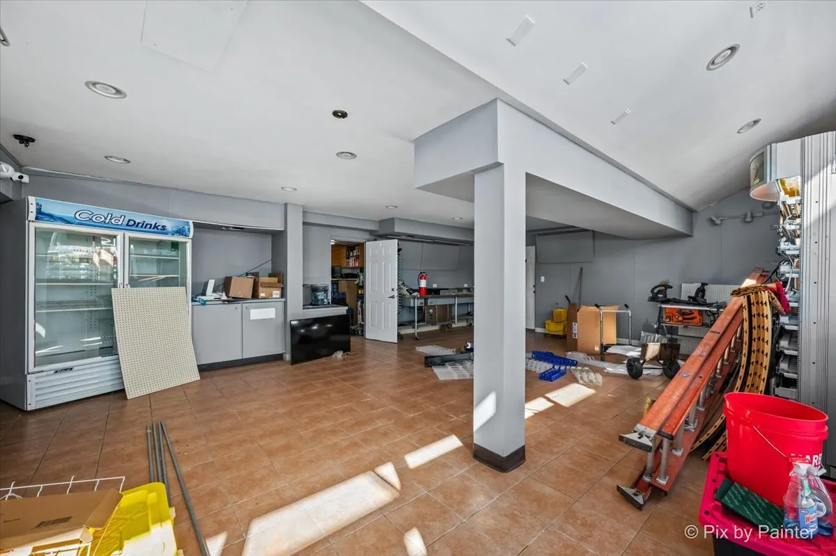 3702 W Elm Street IL