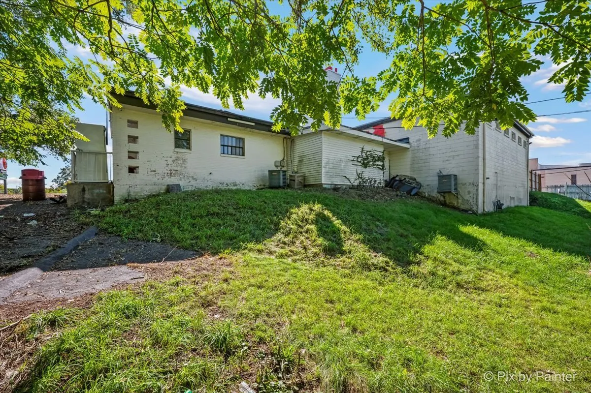 3702 W Elm Street IL
