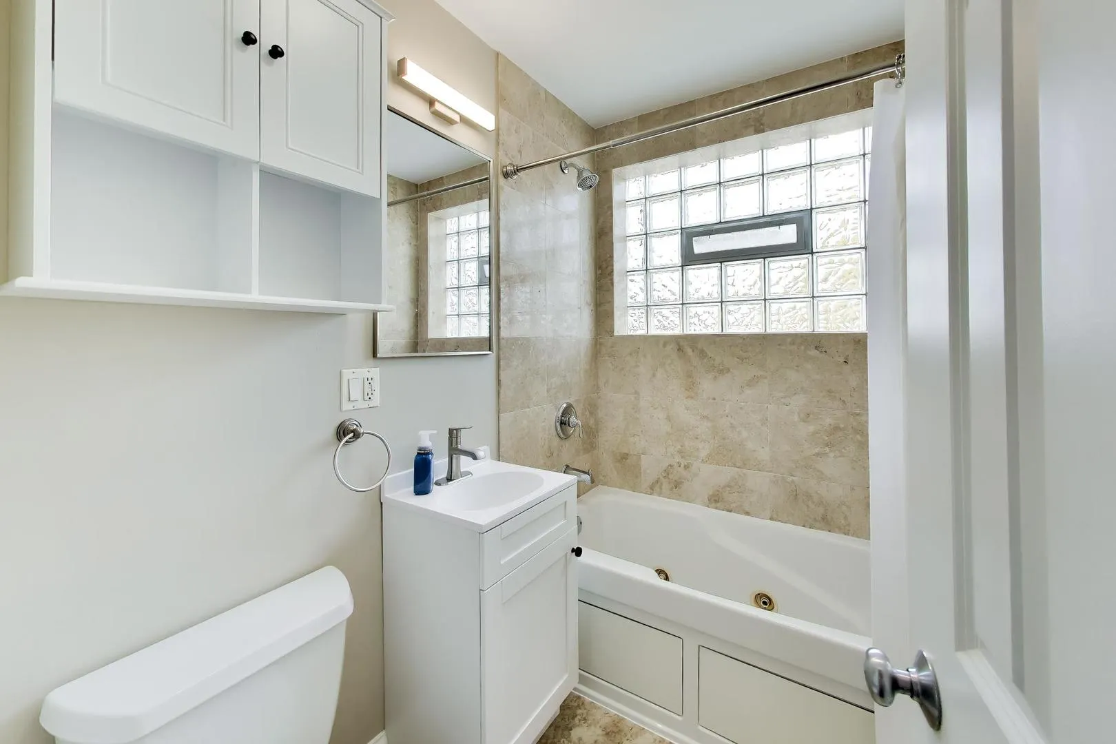 2636 W Catalpa Avenue IL #39