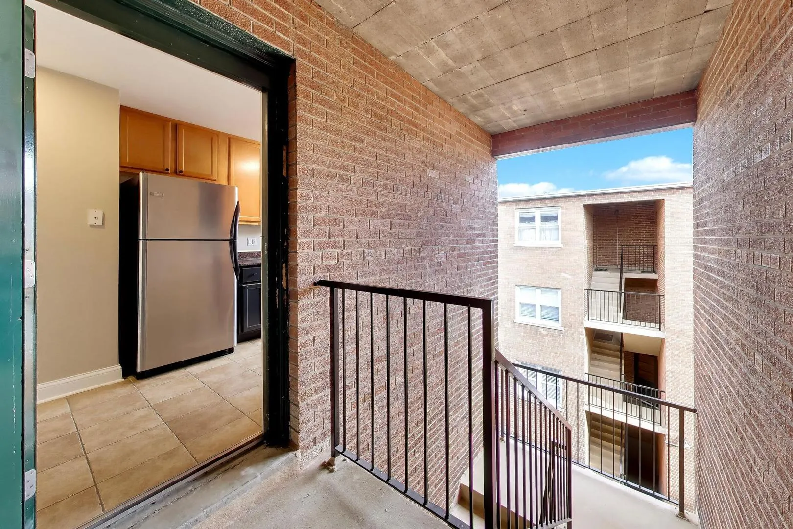 2636 W Catalpa Avenue IL #39
