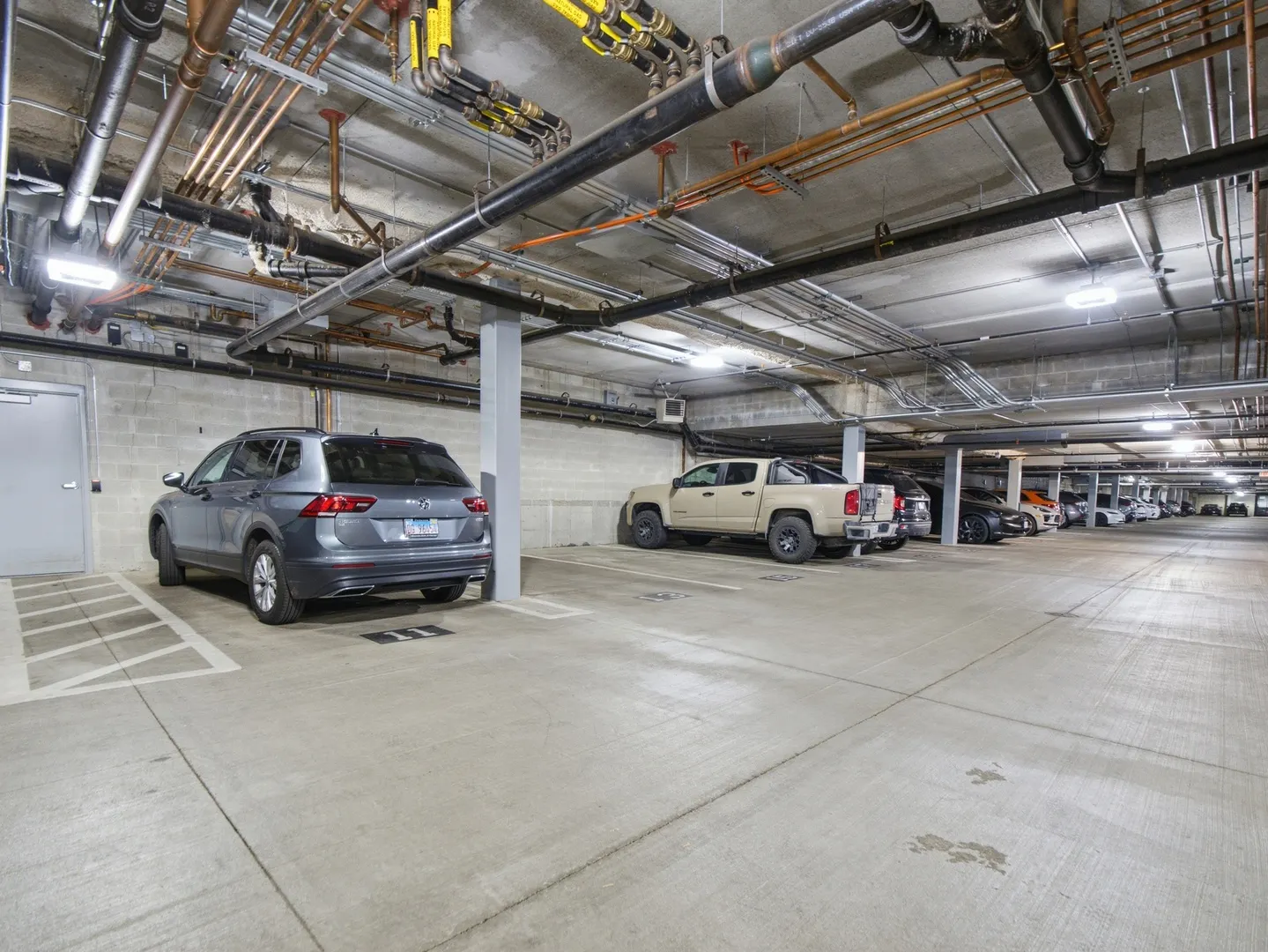 2643 N Hermitage Avenue IL #105