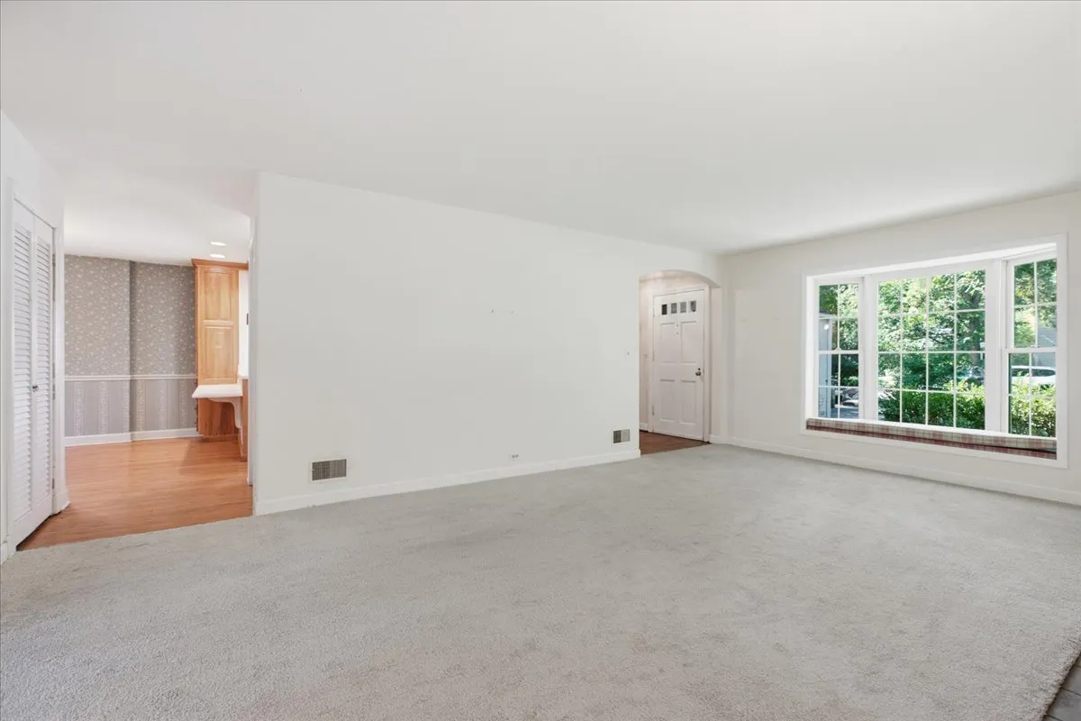 629 Juniper Road IL
