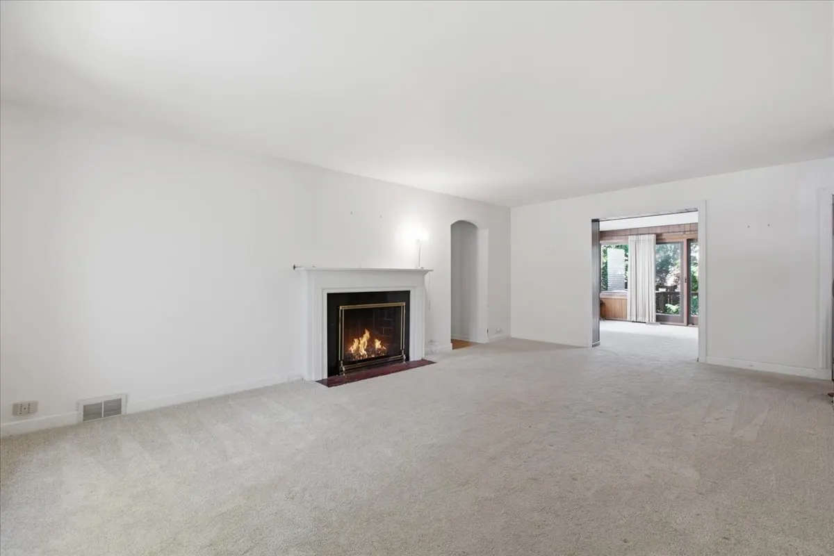 629 Juniper Road IL