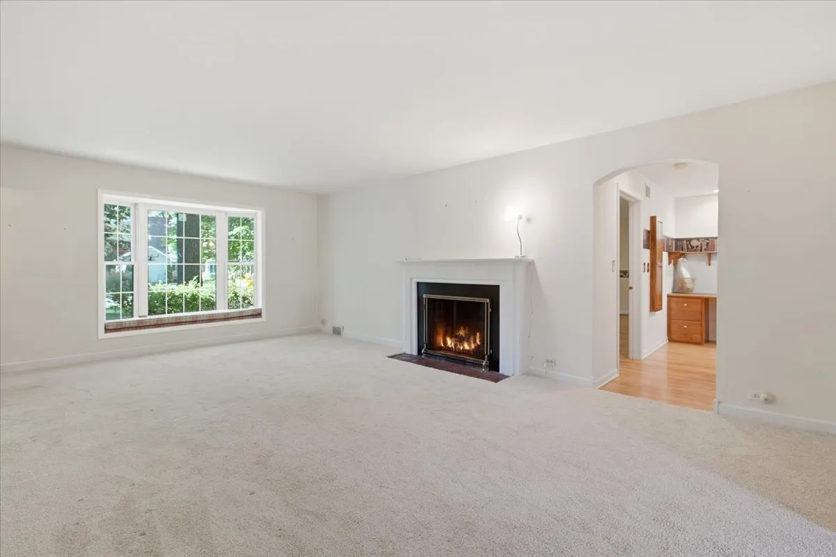 629 Juniper Road IL