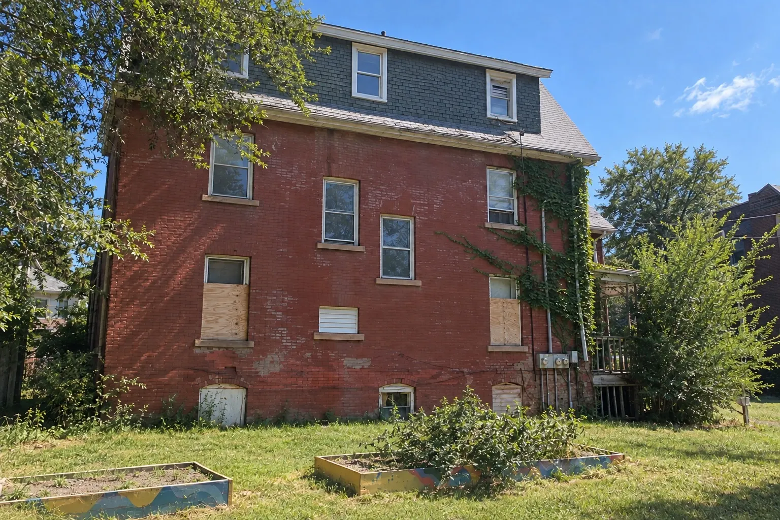 805 NE Perry Avenue IL