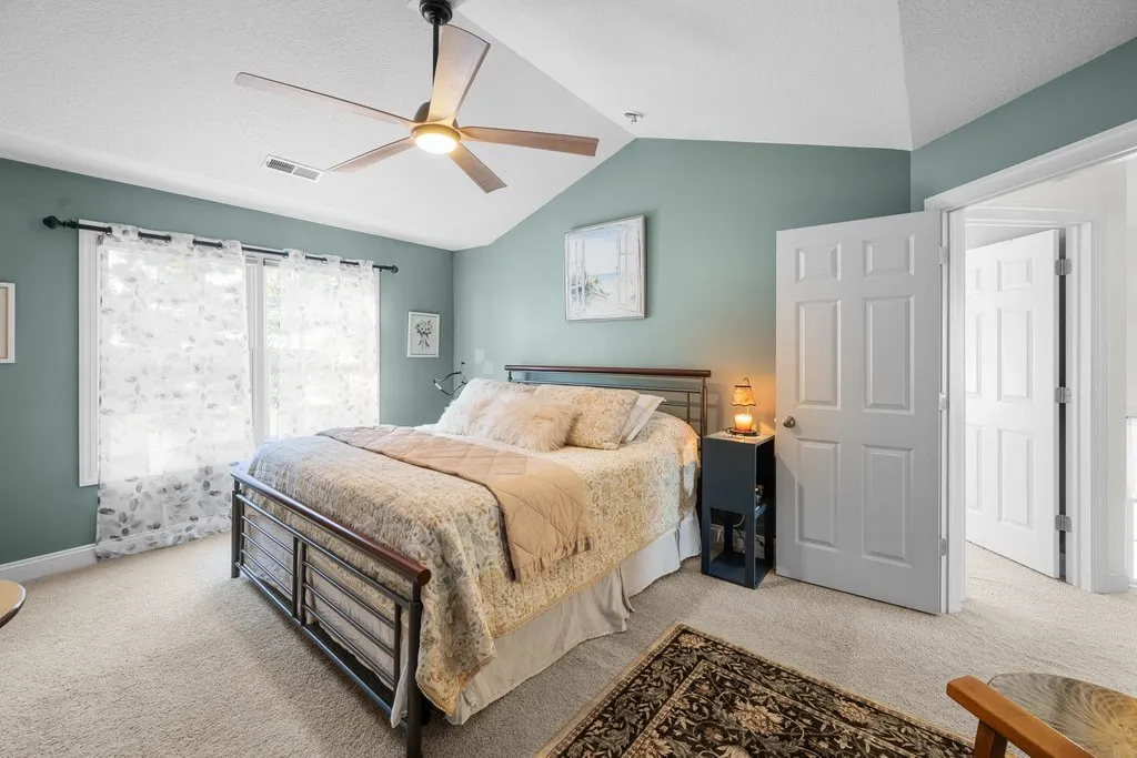 2805 E 58th Street IA