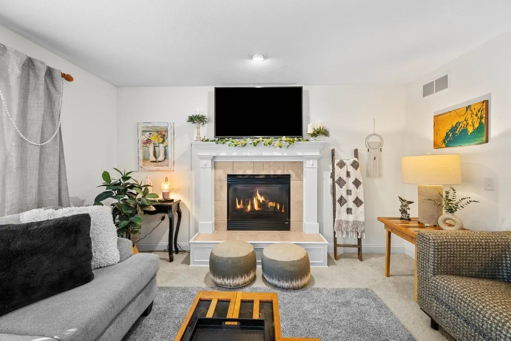 2805 E 58th Street IA