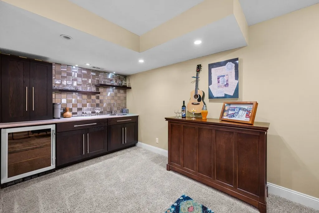 2805 E 58th Street IA
