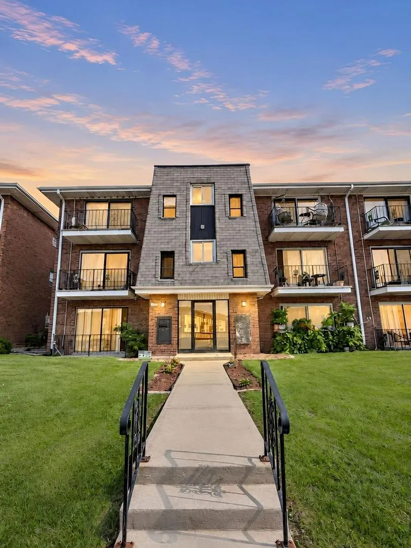11939 S Lawndale Avenue IL #4A1