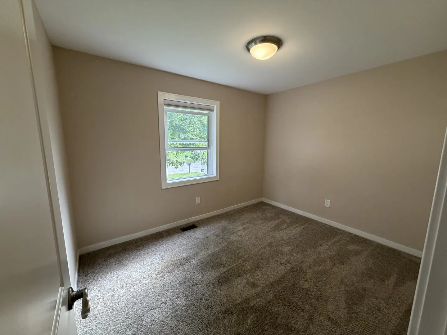 219 NEWPORT Trail IL
