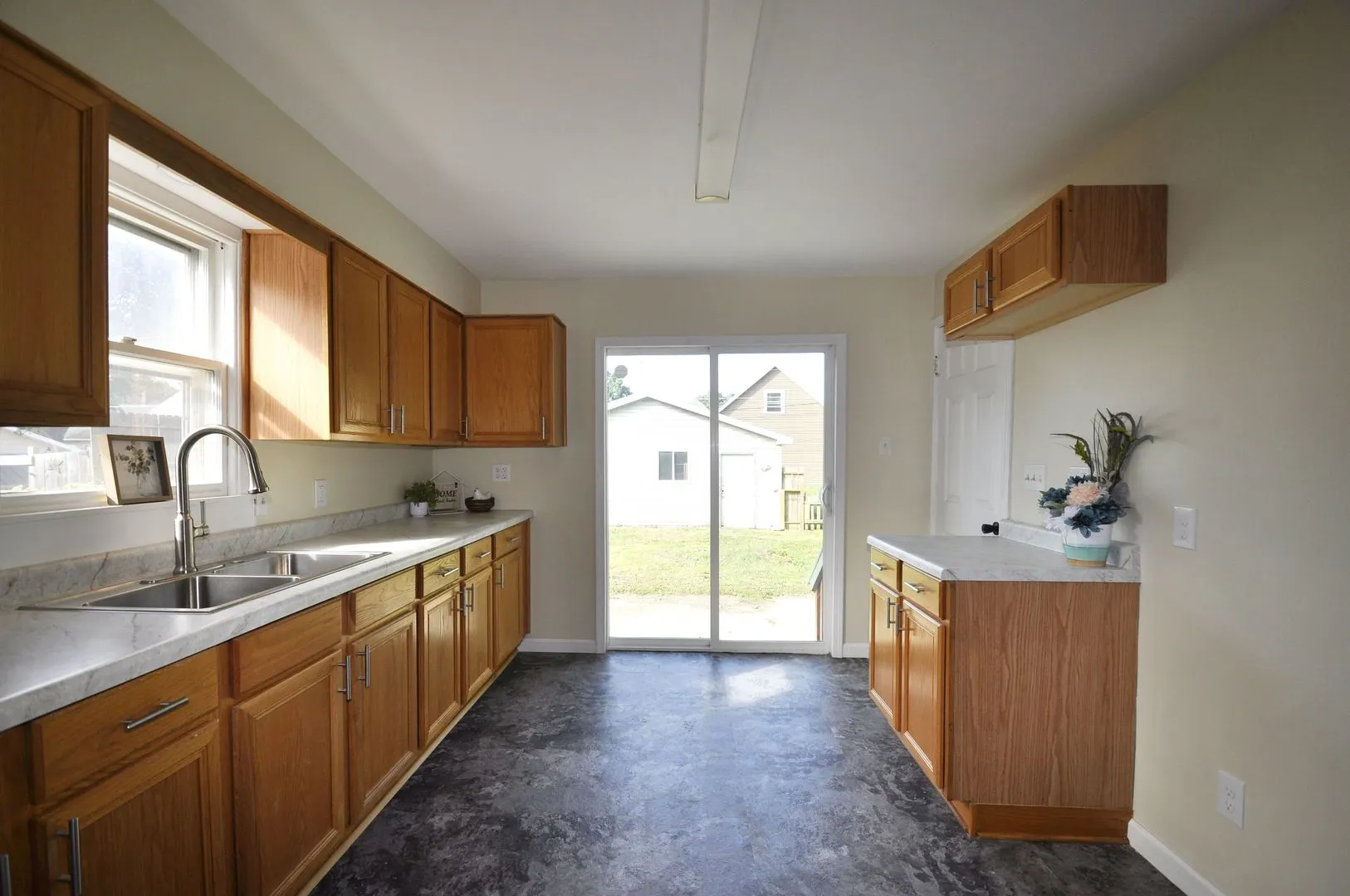 116 W 11th Street IL