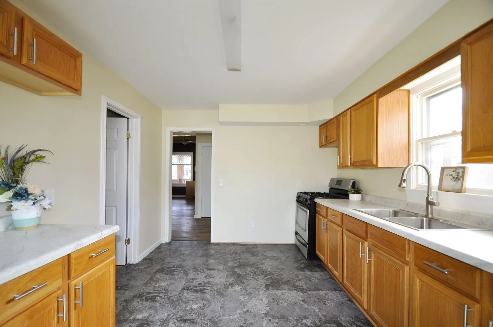 116 W 11th Street IL