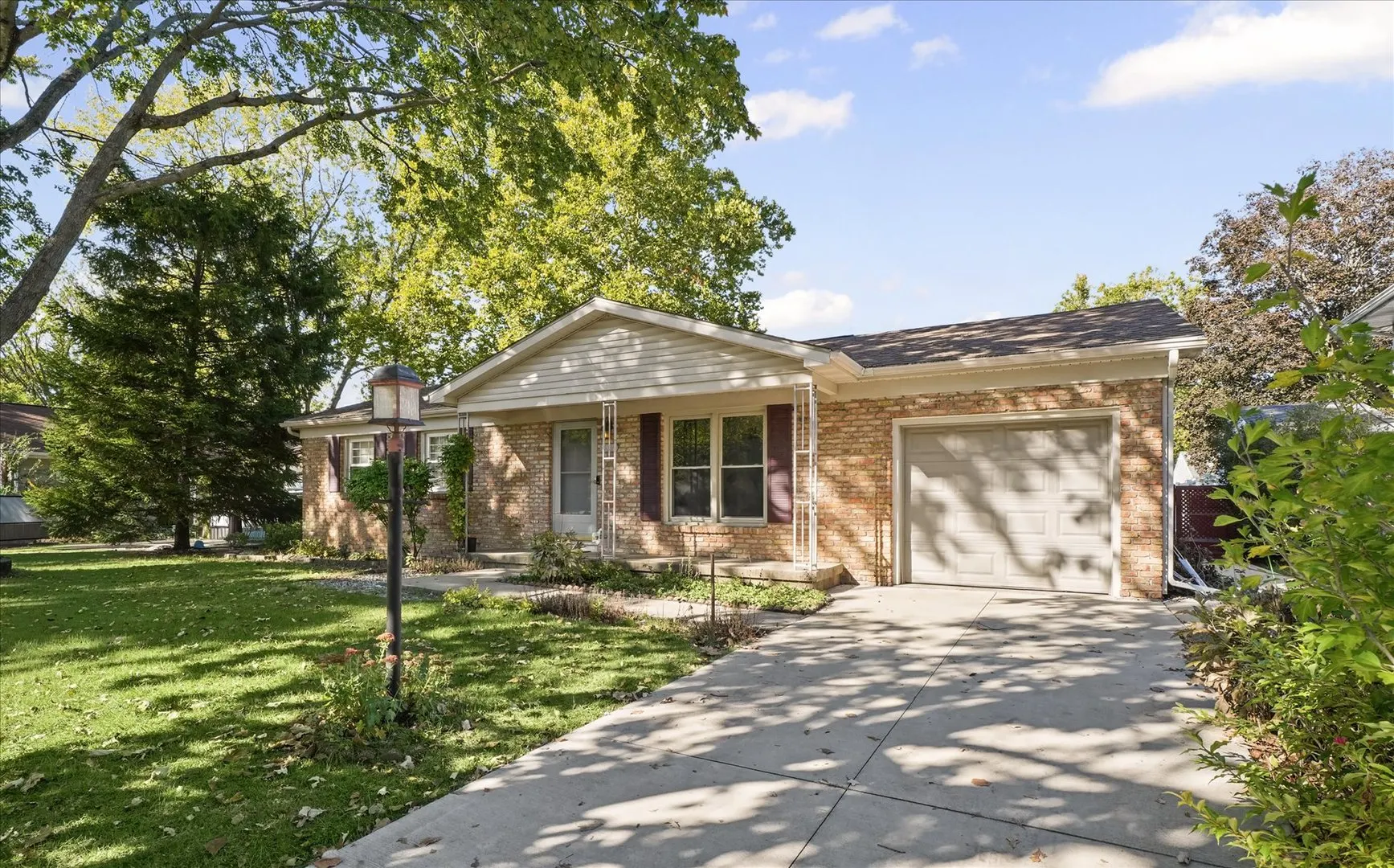 2312 Barberry Drive IL