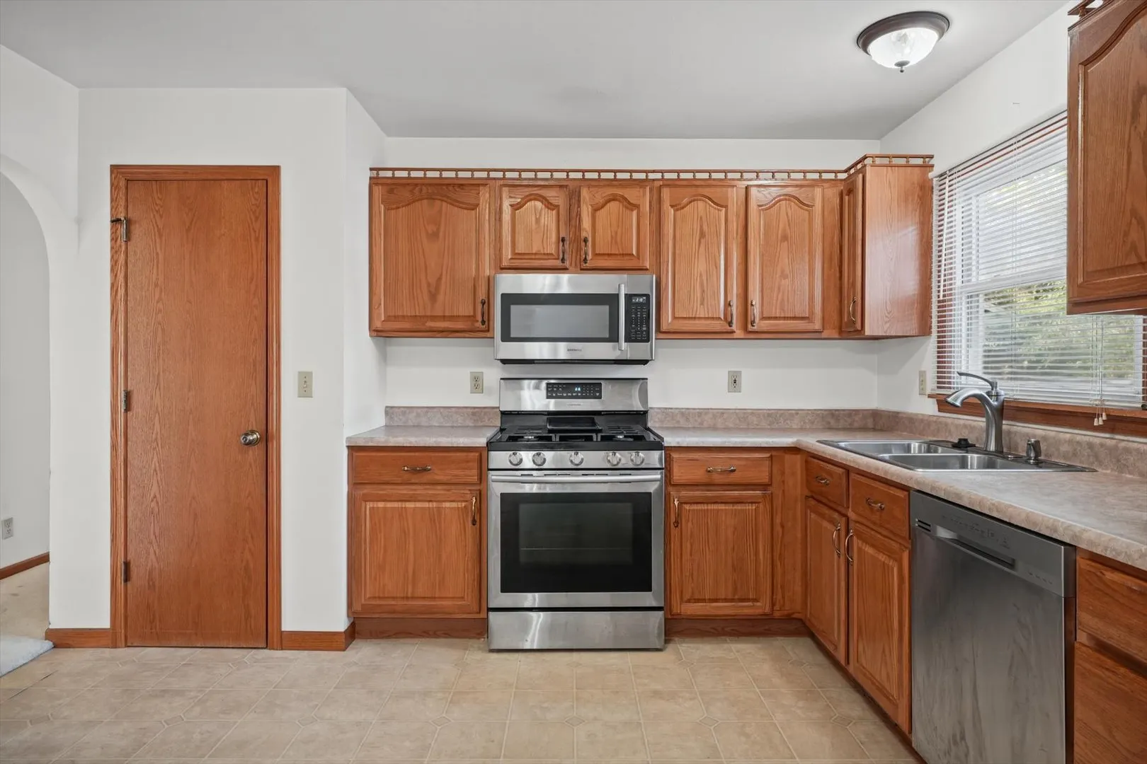 2312 Barberry Drive IL