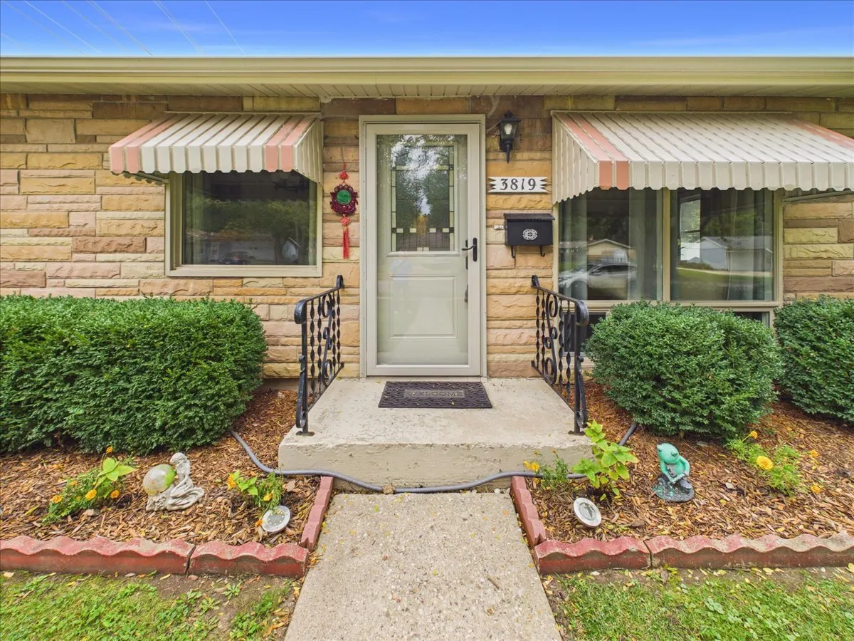 3819 Latham Street IL