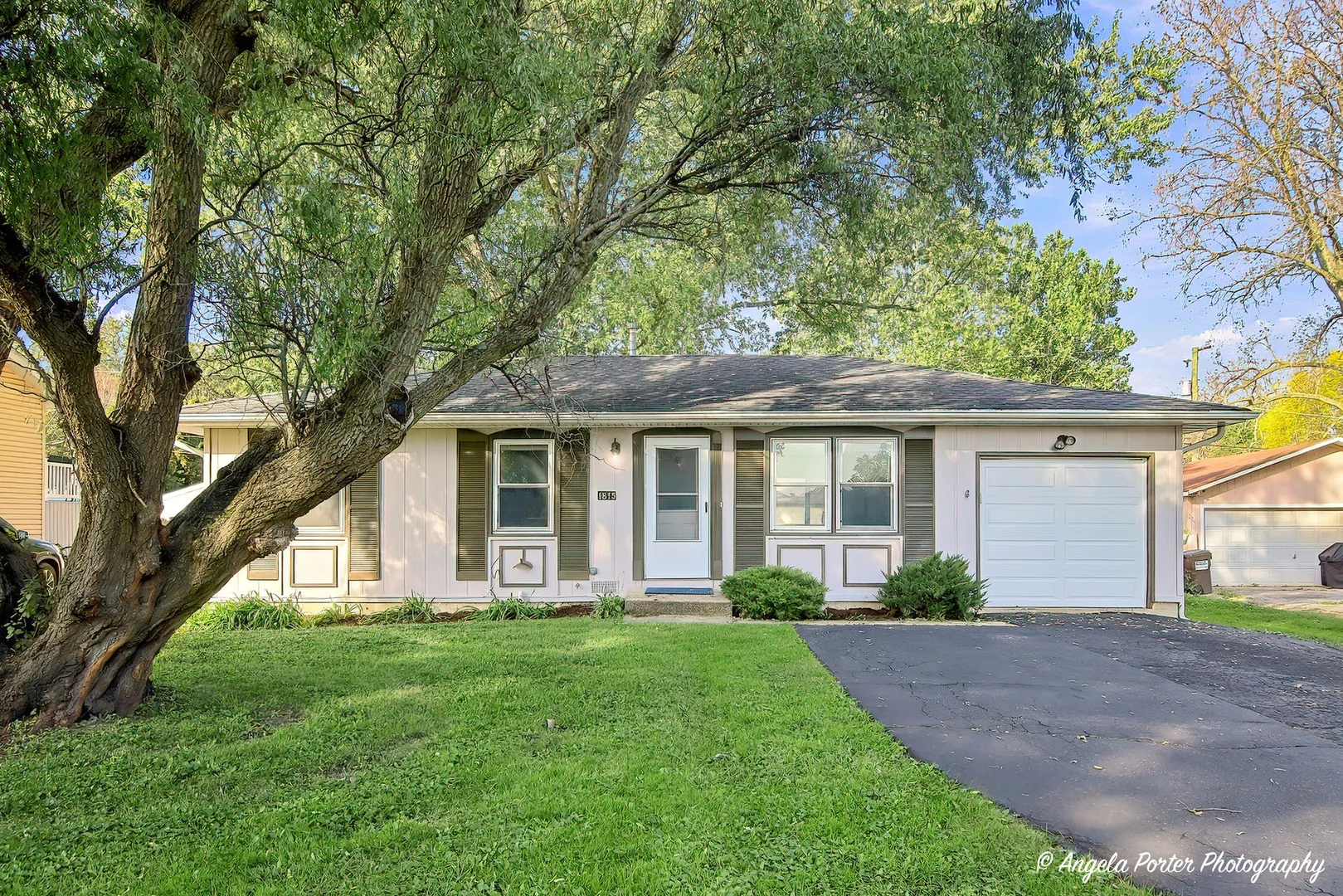 1815 Beach Road IL