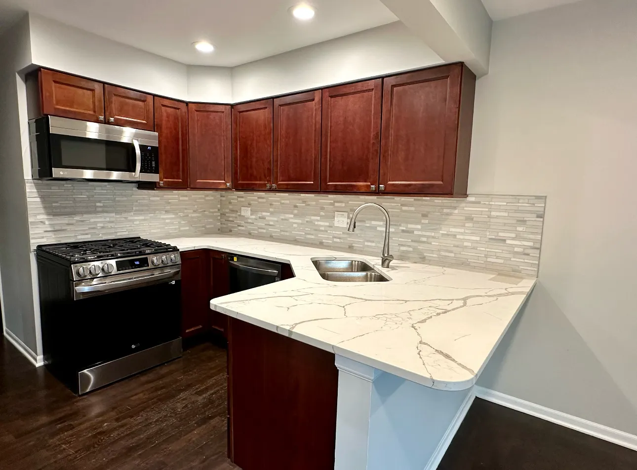 1344 Queensgreen Circle IL