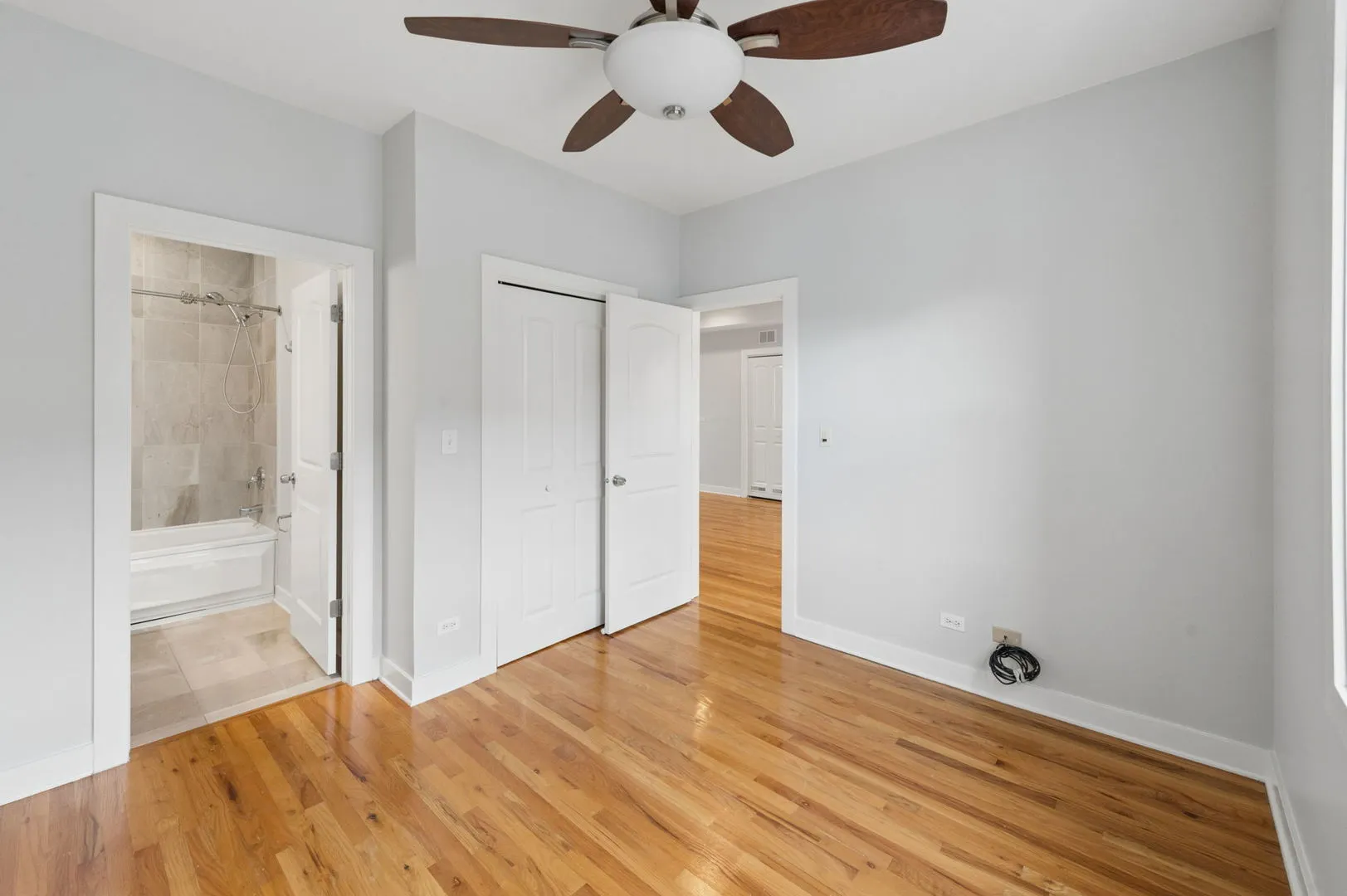1430 N Maplewood Avenue IL #402
