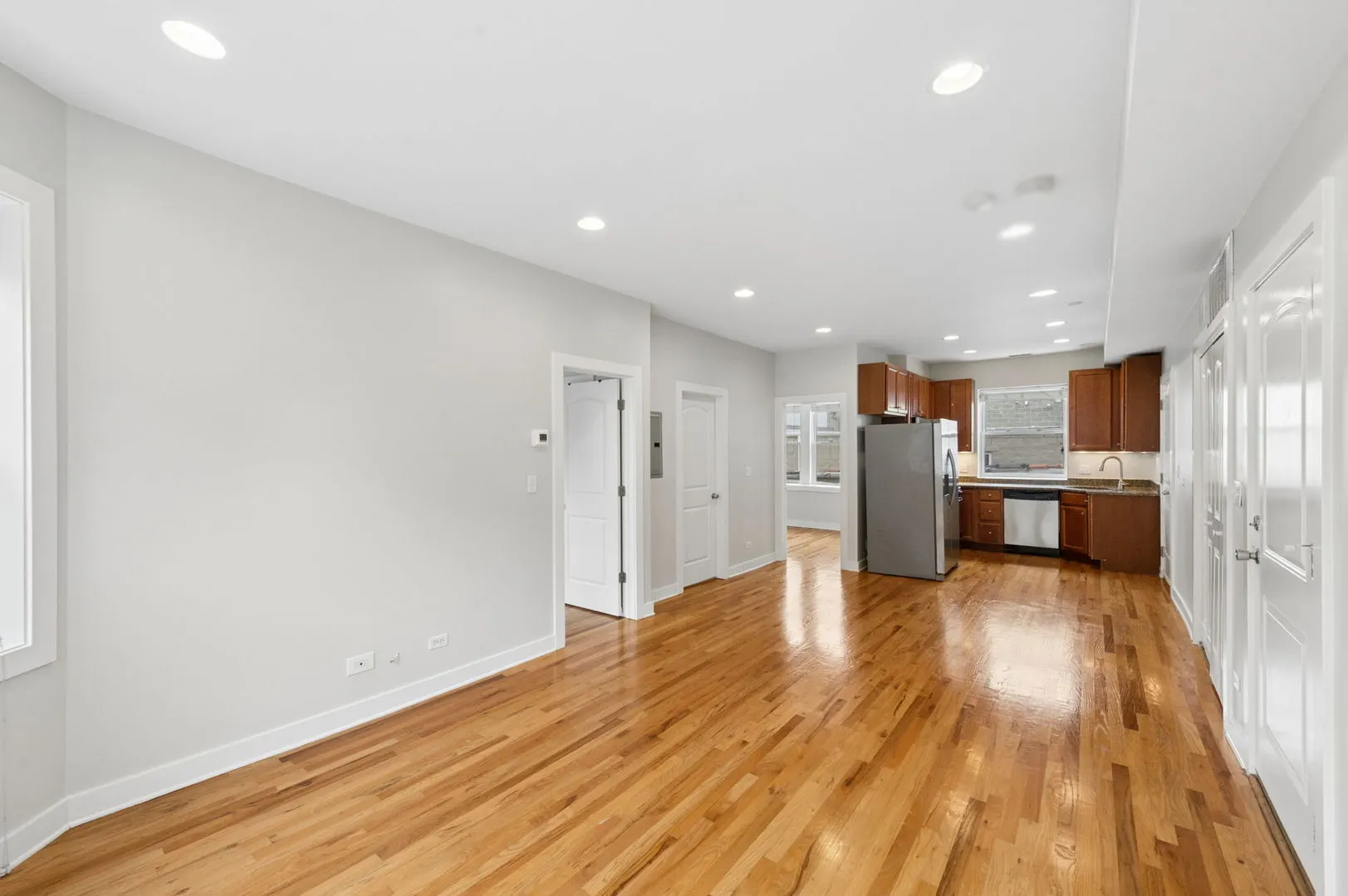 1430 N Maplewood Avenue IL #402