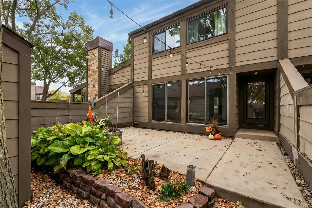 175 N Glengarry Drive IL #B