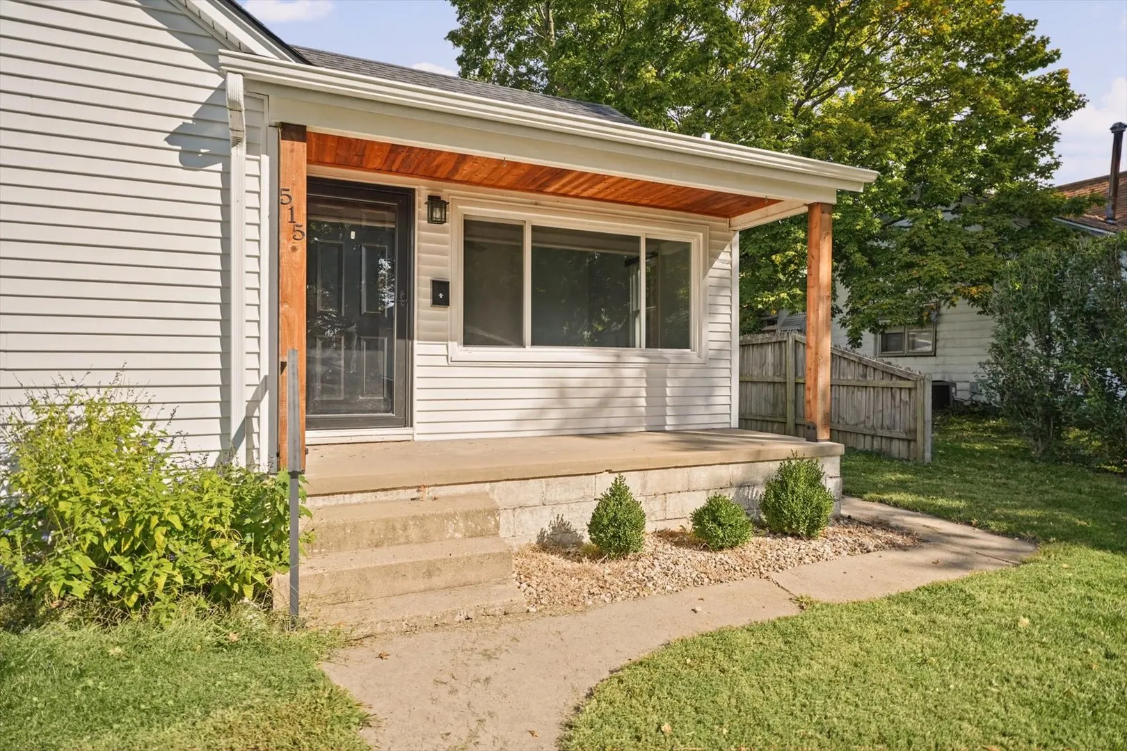 515 E Market Street IL