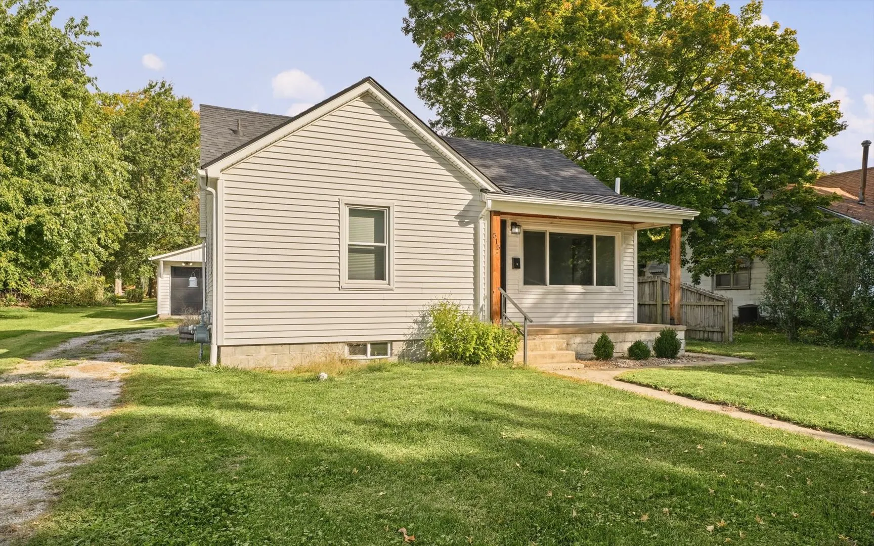 515 E Market Street IL