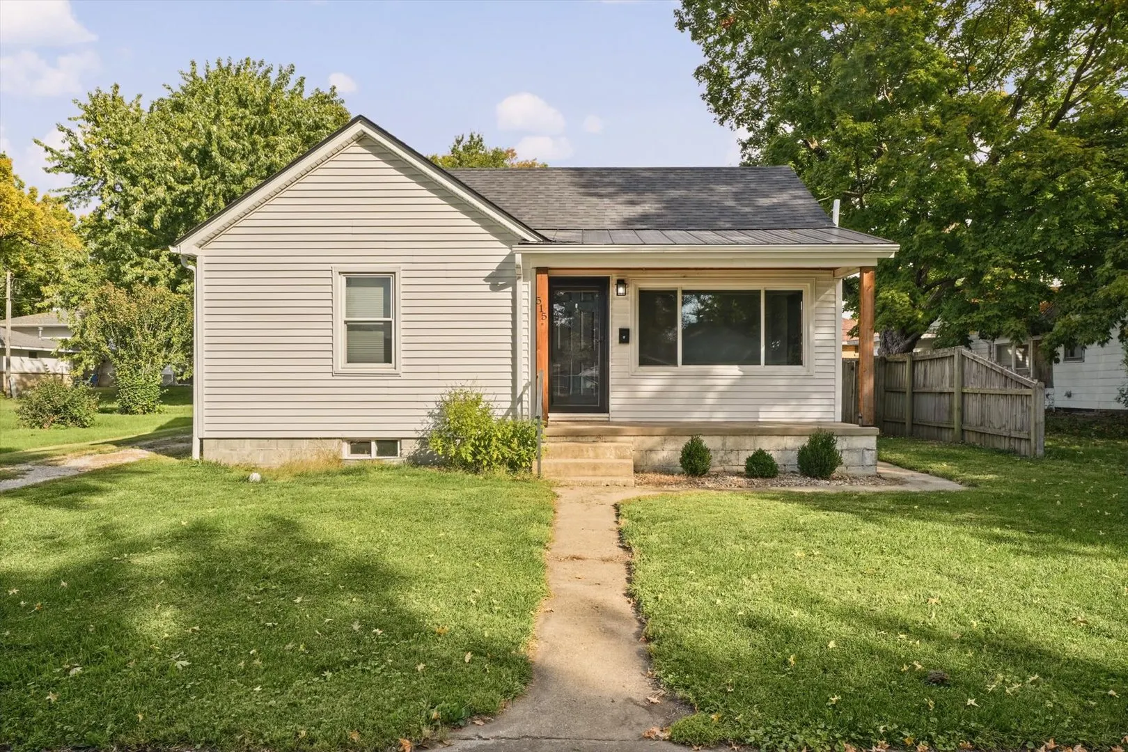 515 E Market Street IL