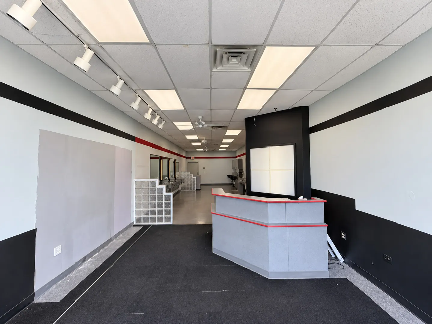 2302 N Richmond Road IL